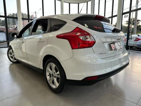 FORD Focus Hatch 1.6 16V 4P FLEX SE POWERSHIFT AUTOM�TICO, Foto 3