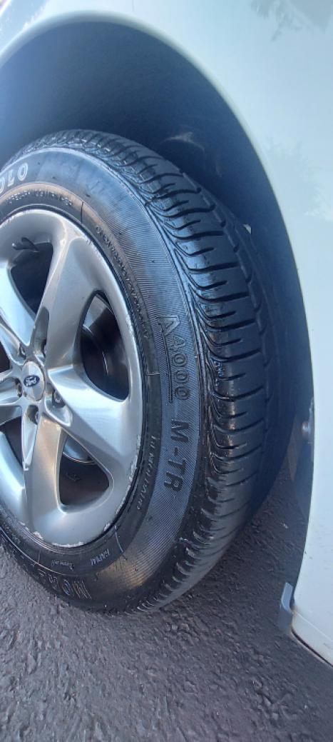 FORD Focus Hatch 1.6 16V 4P FLEX GL, Foto 6