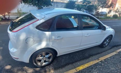 FORD Focus Hatch 1.6 16V 4P FLEX GL, Foto 7