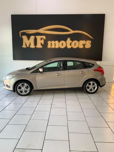FORD Focus Hatch 1.6 16V 4P SE PLUS FLEX, Foto 1