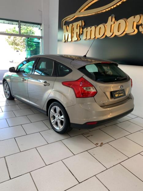 FORD Focus Hatch 1.6 16V 4P SE PLUS FLEX, Foto 8
