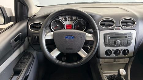 FORD Focus Hatch 1.6 4P, Foto 8