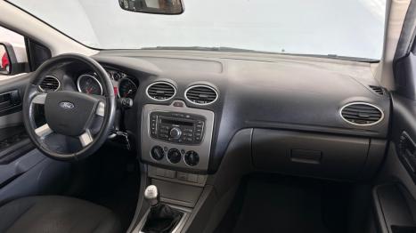 FORD Focus Hatch 1.6 4P, Foto 9