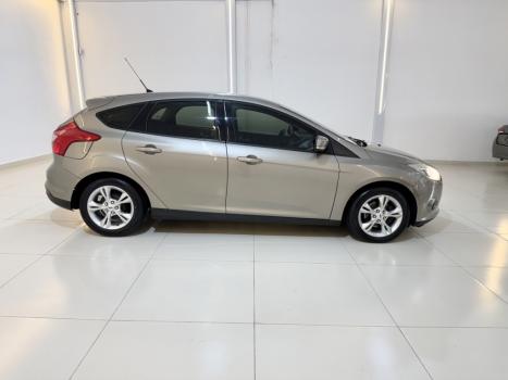 FORD Focus Hatch 1.6 16V 4P FLEX S, Foto 5