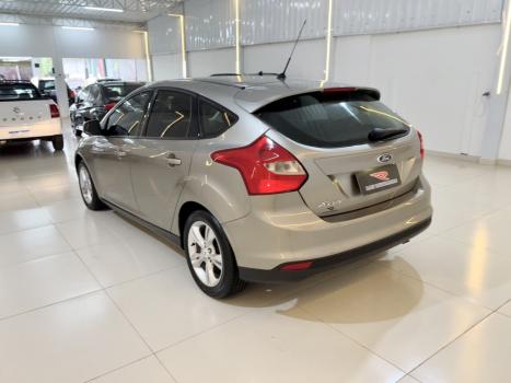 FORD Focus Hatch 1.6 16V 4P FLEX S, Foto 6
