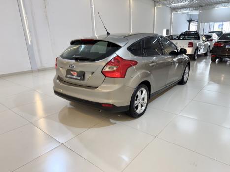 FORD Focus Hatch 1.6 16V 4P FLEX S, Foto 8