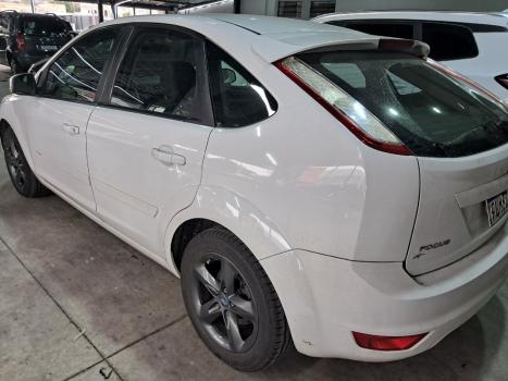 FORD Focus Hatch 1.6 4P GLX, Foto 2