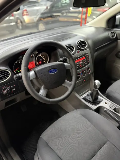 FORD Focus Hatch 1.6 16V 4P SE FLEX, Foto 6