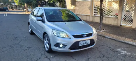 FORD Focus Hatch 2.0 16V 4P GLX, Foto 1