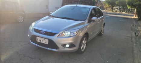 FORD Focus Hatch 2.0 16V 4P GLX, Foto 2