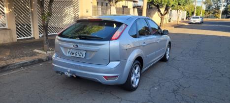 FORD Focus Hatch 2.0 16V 4P GLX, Foto 3