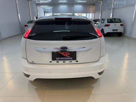 FORD Focus Hatch 2.0 16V 4P TITANIUM PLUS FLEX, Foto 6
