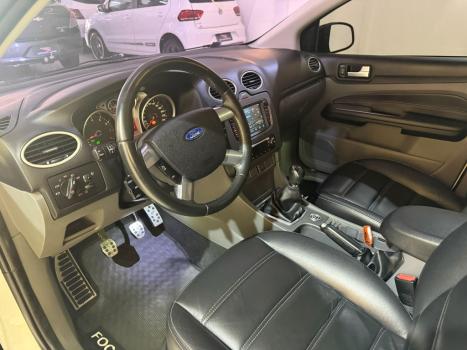 FORD Focus Hatch 2.0 16V 4P TITANIUM PLUS FLEX, Foto 16