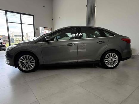 FORD Focus Hatch 2.0 16V 4P TITANIUM PLUS FLEX, Foto 4
