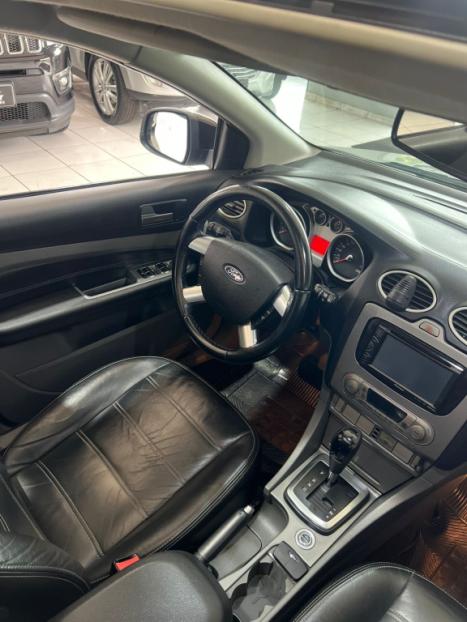 FORD Focus Hatch 2.0 16V 4P FLEX TITANIUM AUTOM�TICO, Foto 8