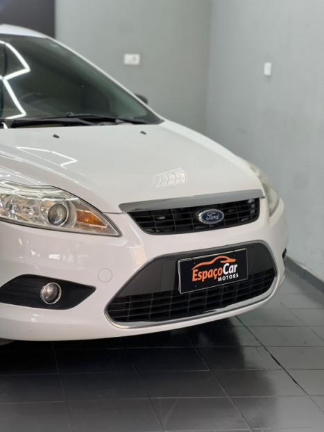 FORD Focus Hatch 2.0 16V 4P FLEX TITANIUM AUTOM�TICO, Foto 2