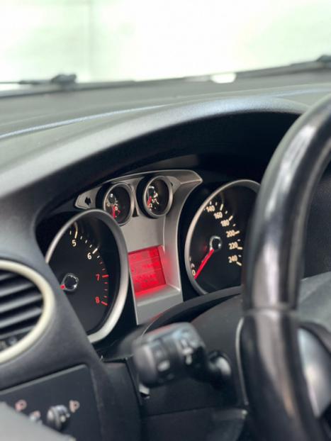 FORD Focus Hatch 2.0 16V 4P FLEX TITANIUM AUTOM�TICO, Foto 5