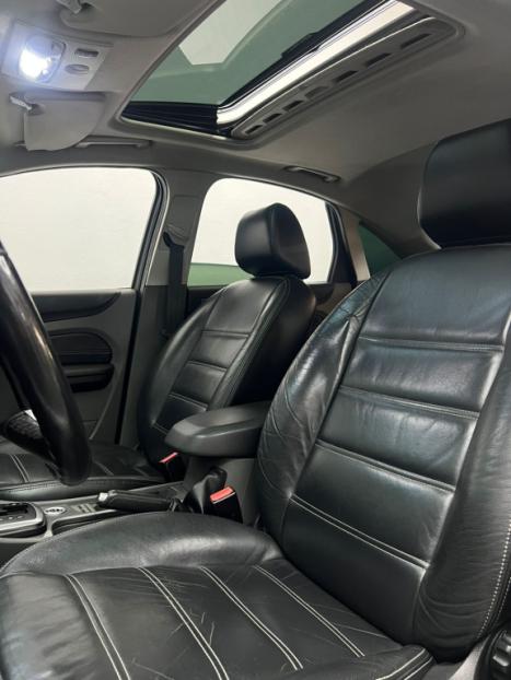 FORD Focus Hatch 2.0 16V 4P FLEX TITANIUM AUTOM�TICO, Foto 12