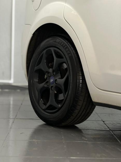 FORD Focus Hatch 2.0 16V 4P FLEX TITANIUM AUTOM�TICO, Foto 17