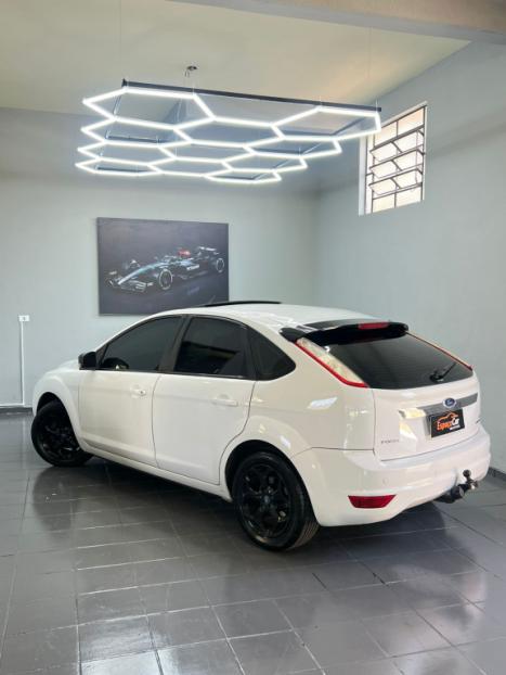 FORD Focus Hatch 2.0 16V 4P FLEX TITANIUM AUTOM�TICO, Foto 18