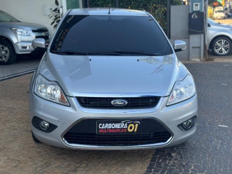FORD Focus Hatch 2.0 16V 4P GHIA AUTOM�TICO, Foto 3