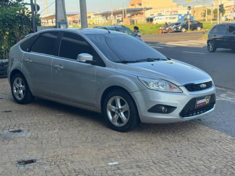FORD Focus Hatch 2.0 16V 4P GHIA AUTOM�TICO, Foto 4