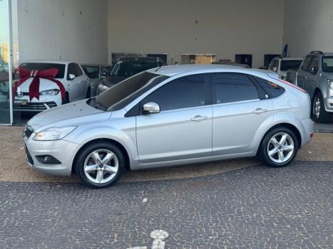 FORD Focus Hatch 2.0 16V 4P GHIA AUTOM�TICO, Foto 5