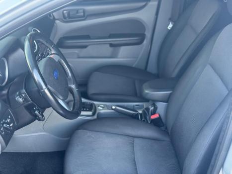 FORD Focus Hatch 2.0 16V 4P GHIA AUTOM�TICO, Foto 10