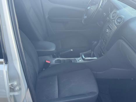 FORD Focus Hatch 2.0 16V 4P GHIA AUTOM�TICO, Foto 11