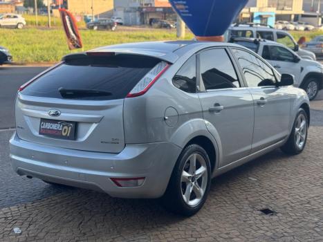 FORD Focus Hatch 2.0 16V 4P GHIA AUTOM�TICO, Foto 14