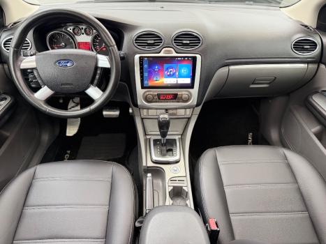 FORD Focus Hatch 2.0 16V 4P GHIA AUTOM�TICO, Foto 3