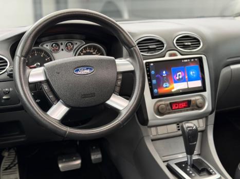 FORD Focus Hatch 2.0 16V 4P GHIA AUTOM�TICO, Foto 6