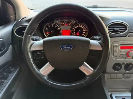 FORD Focus Hatch 2.0 16V 4P FLEX AUTOM�TICO, Foto 8