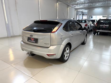 FORD Focus Hatch 2.0 16V 4P GLX AUTOM�TICO, Foto 6