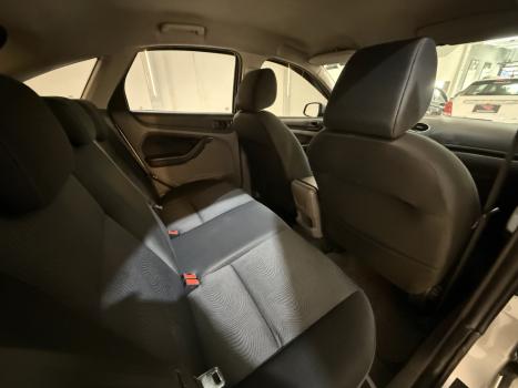 FORD Focus Hatch 2.0 16V 4P GLX AUTOM�TICO, Foto 10