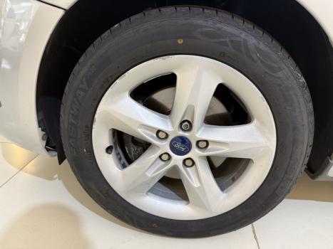 FORD Focus Hatch 2.0 16V 4P GLX AUTOM�TICO, Foto 16