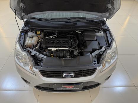 FORD Focus Hatch 2.0 16V 4P GLX AUTOM�TICO, Foto 17