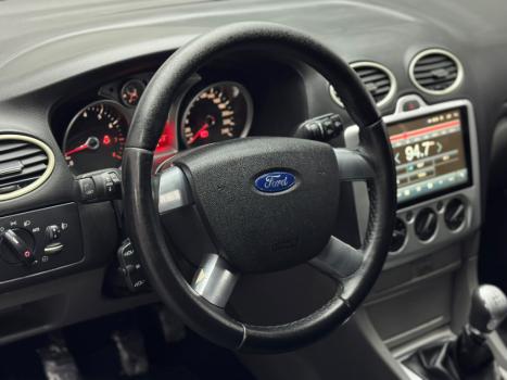FORD Focus Hatch 2.0 16V 4P GHIA FLEX, Foto 9