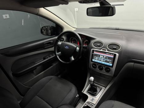 FORD Focus Hatch 2.0 16V 4P GHIA FLEX, Foto 11