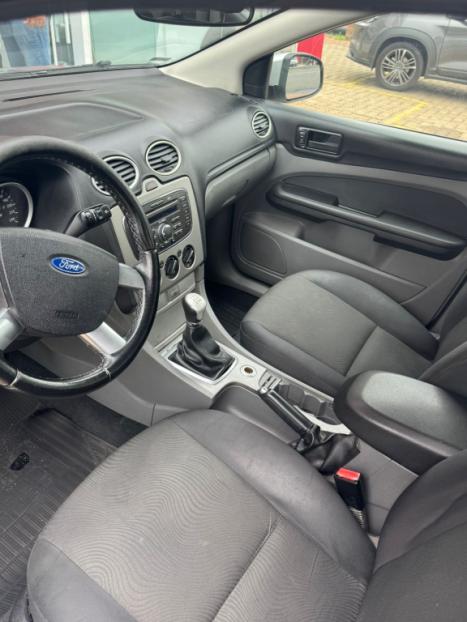 FORD Focus Sedan 1.6 4P, Foto 6