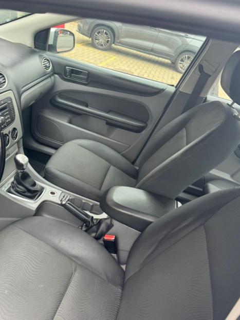 FORD Focus Sedan 1.6 4P, Foto 8