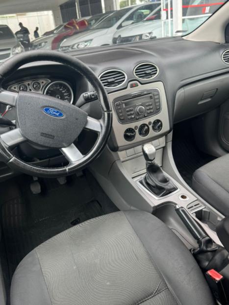 FORD Focus Sedan 1.6 4P, Foto 10