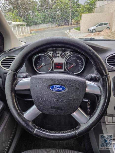 FORD Focus Sedan 1.6 4P GL FLEX, Foto 9