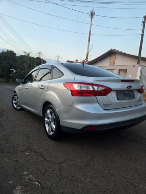 FORD Focus Sedan 2.0 16V 4P FC FLEX AUTOMÁTICO, Foto 4 FORD Focus Sedan 2.0 16V 4P FC FLEX AUTOMÁTICO, Foto 4