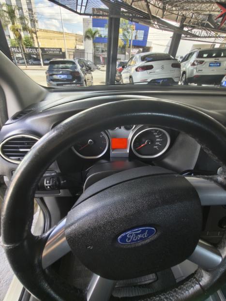 FORD Focus Sedan 2.0 16V 4P FC FLEX, Foto 8