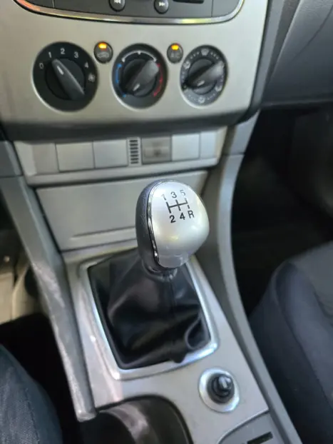 FORD Focus Sedan 2.0 16V 4P FC FLEX, Foto 16