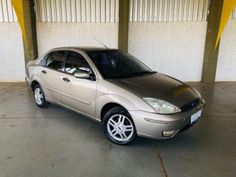 FORD Focus Sedan 2.0 16V 4P GLX AUTOMÁTICO, Foto 1