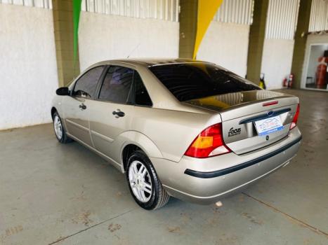FORD Focus Sedan 2.0 16V 4P GLX AUTOMÁTICO, Foto 10