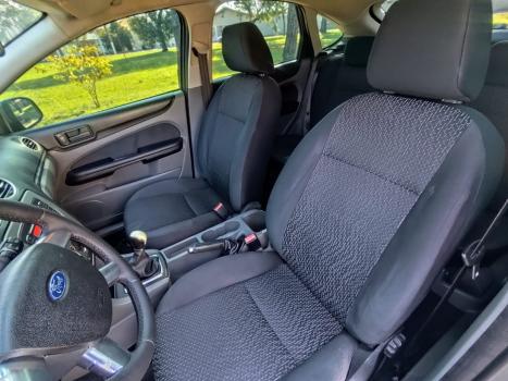 FORD Focus Sedan , Foto 14