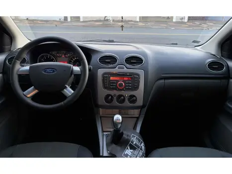 FORD Focus Sedan , Foto 13